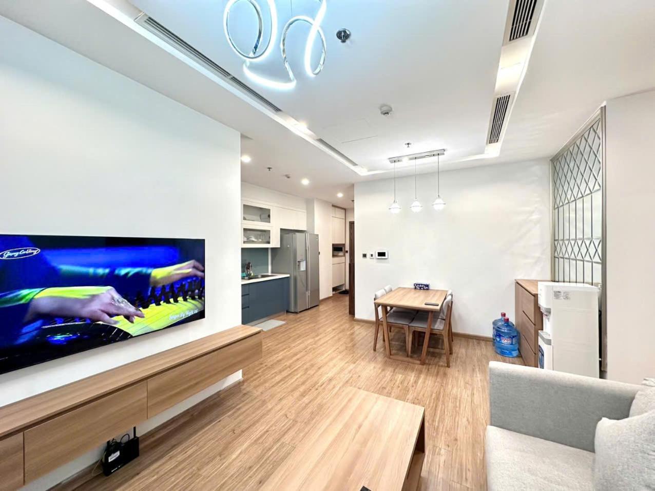 Luxury Apartment In Vinhomes Metropolis Hanoi Luaran gambar