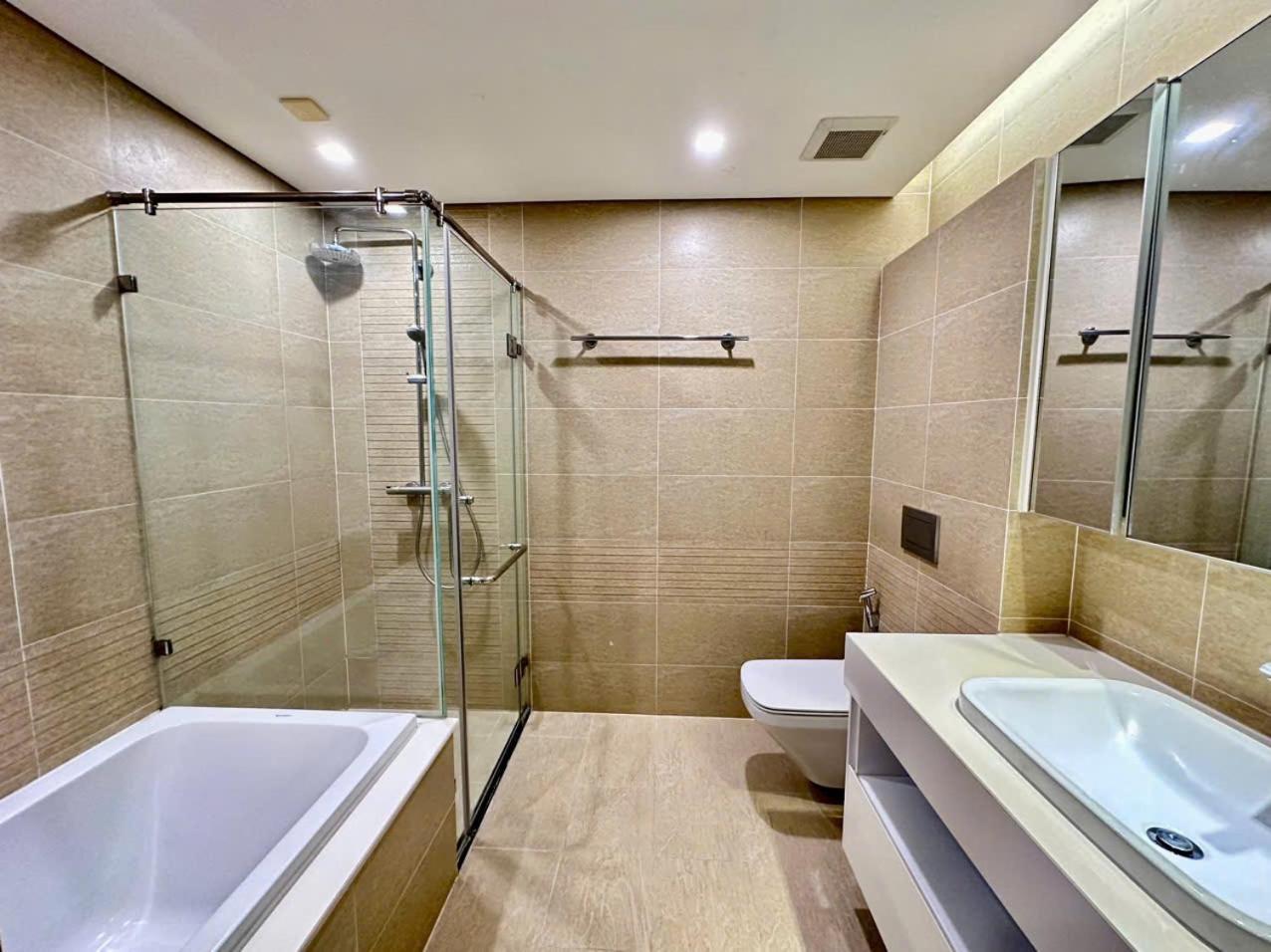Luxury Apartment In Vinhomes Metropolis Hanoi Luaran gambar