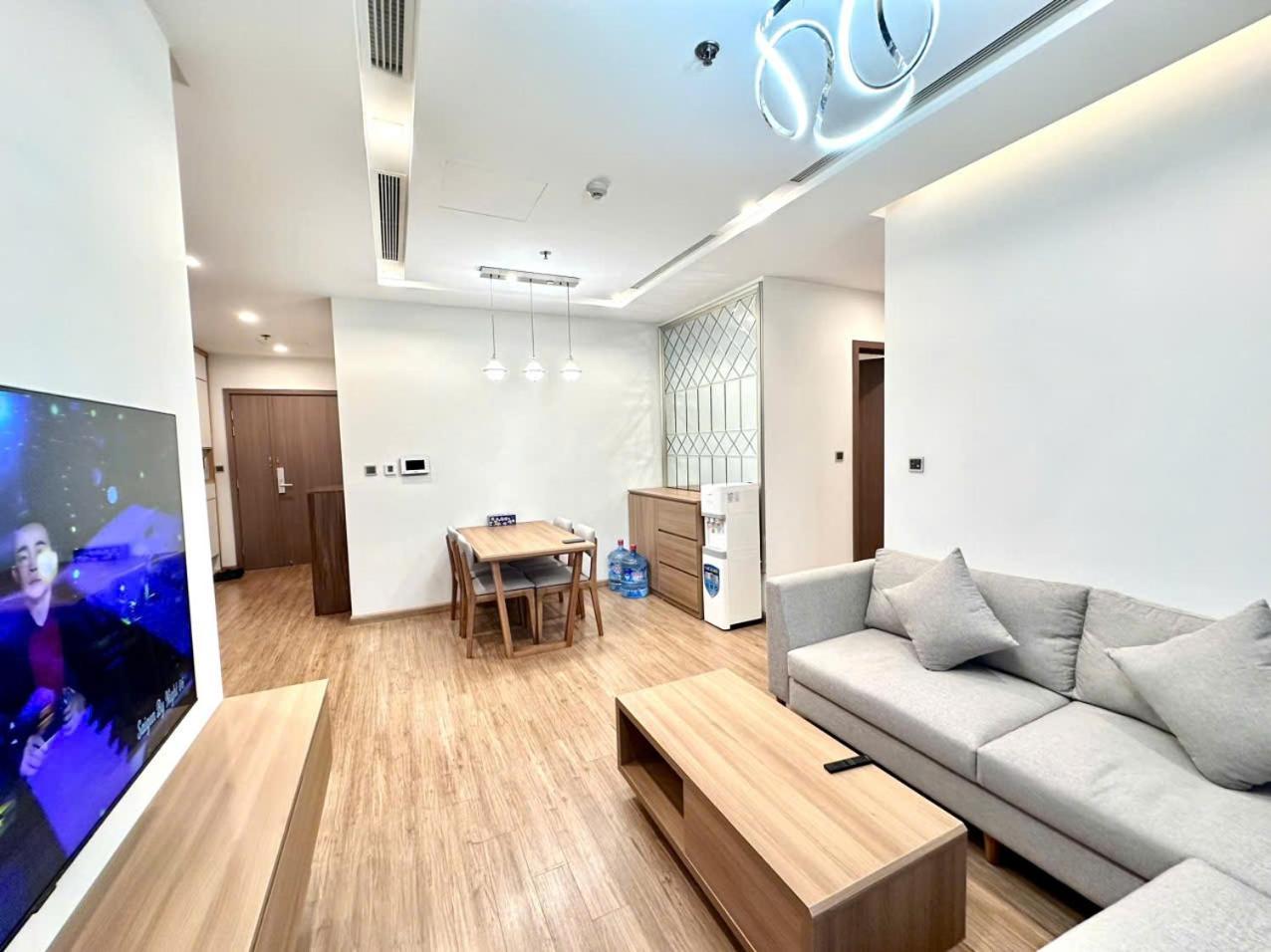 Luxury Apartment In Vinhomes Metropolis Hanoi Luaran gambar